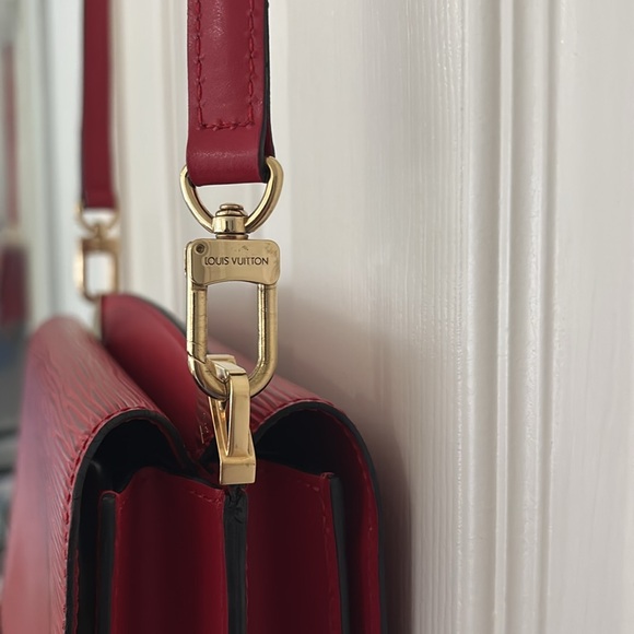 Louis Vuitton Red Epi Crossbody Bag authentic - Picture 3 of 16